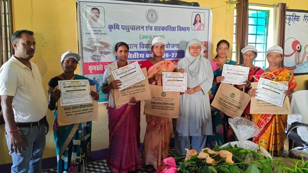 mushroom-training-benefits-173-farmers-in-gumla-including-60-korwa-tribal-participants