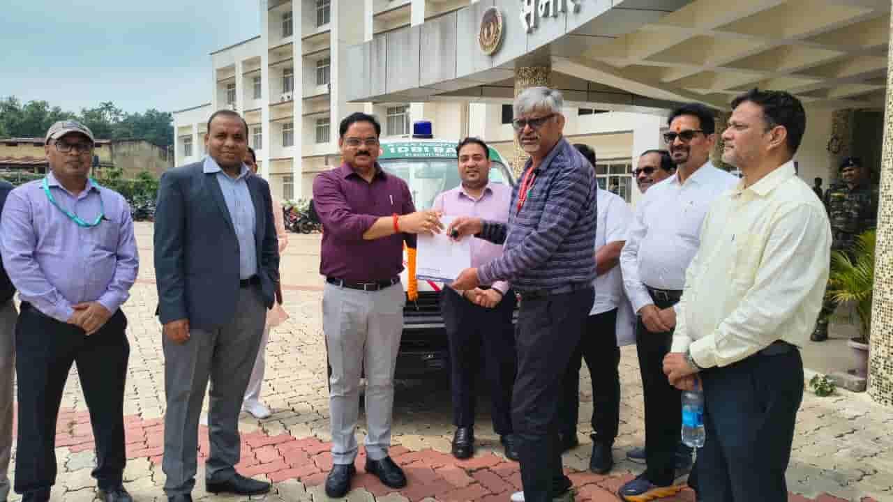 gumla-administration-secures-csr-funded-ambulance-for-remote-jari-block