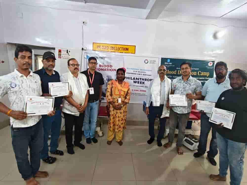 red-cross-blood-donation-camp-in-deoghar-collects-five-units
