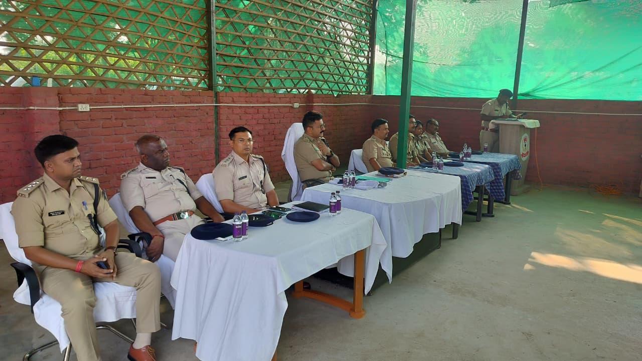 deoghar-sp-hears-grievances-of-police-personnel-at-police-sabha