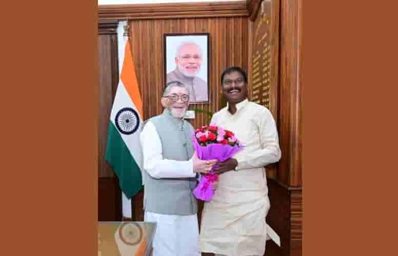 former-cm-arjun-munda-meets-governor-raises-tribal-regions-and-land-issues