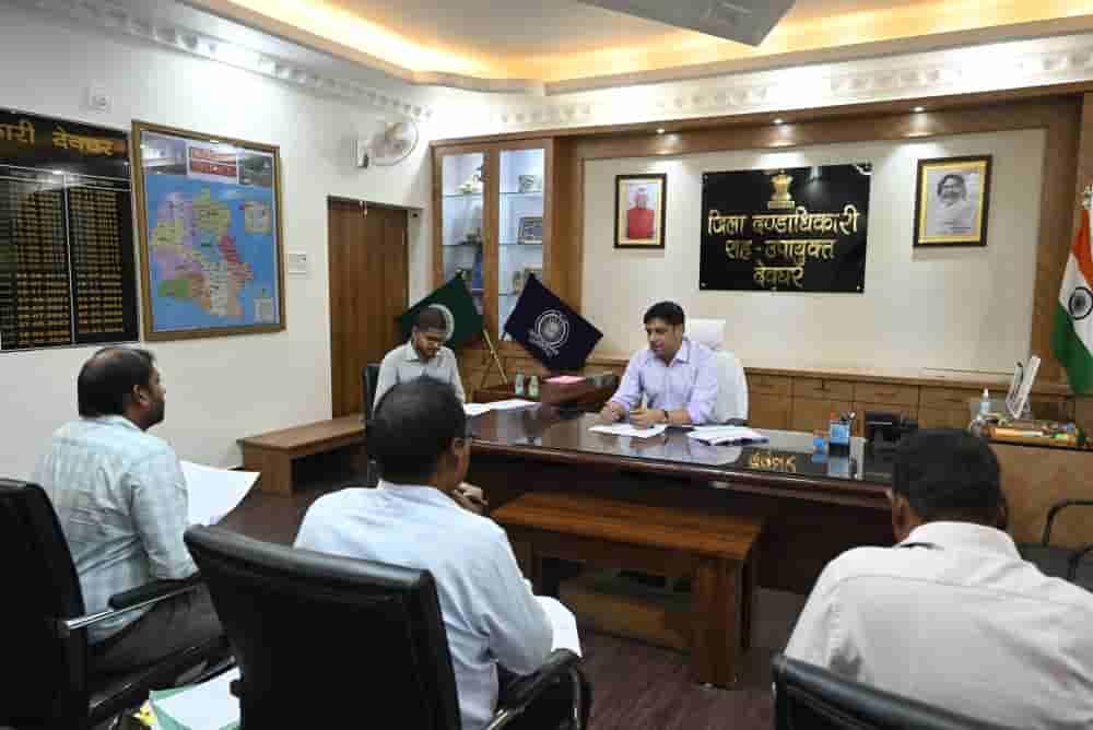 deoghar-dc-calls-for-transparent-farmer-first-approach-in-livestock-and-fisheries-push