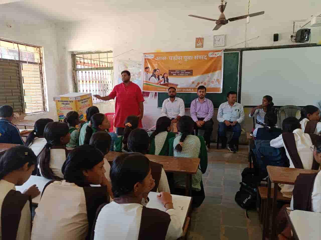 divya-kumari-tops-youth-parliament-in-gumla-students-discuss-drug-free-india-by-2047