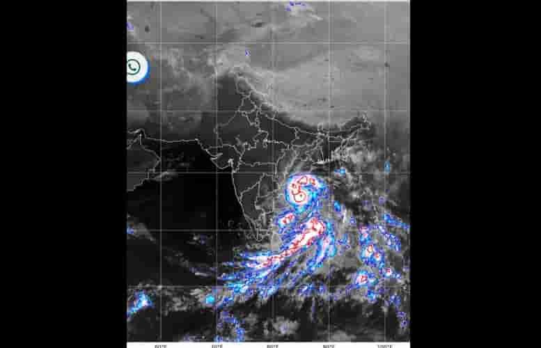 andhra-pradesh-braces-for-severe-cyclone-arnab-as-landfall-near-yanam-looms