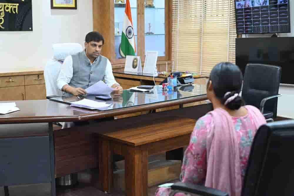 deoghar-dc-orders-swift-action-on-public-grievances-probe-into-anganwadi-selection