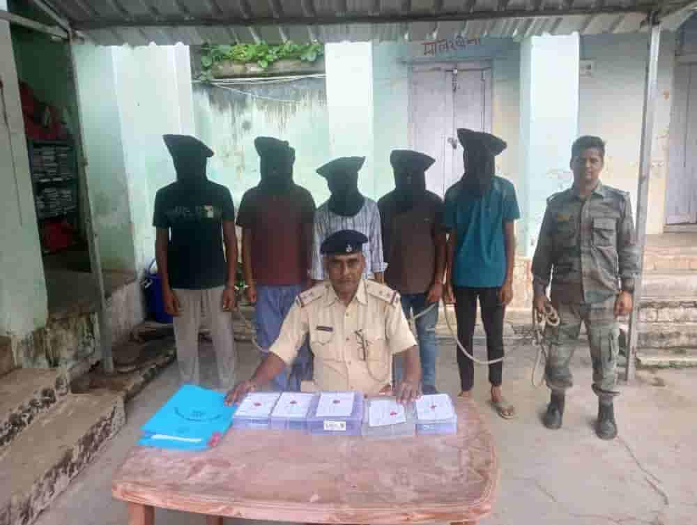 five-arrested-in-deoghar-cyber-fraud-crackdown-nine-mobile-phones-and-10-sim-cards-seized