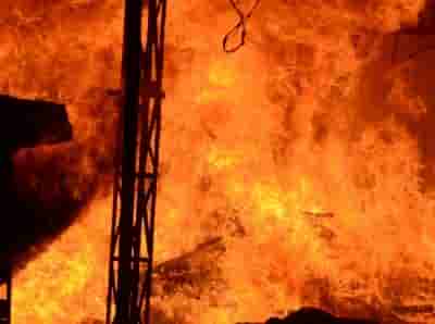 Delhi: Eight injured, around 200 shanties gutted in fire