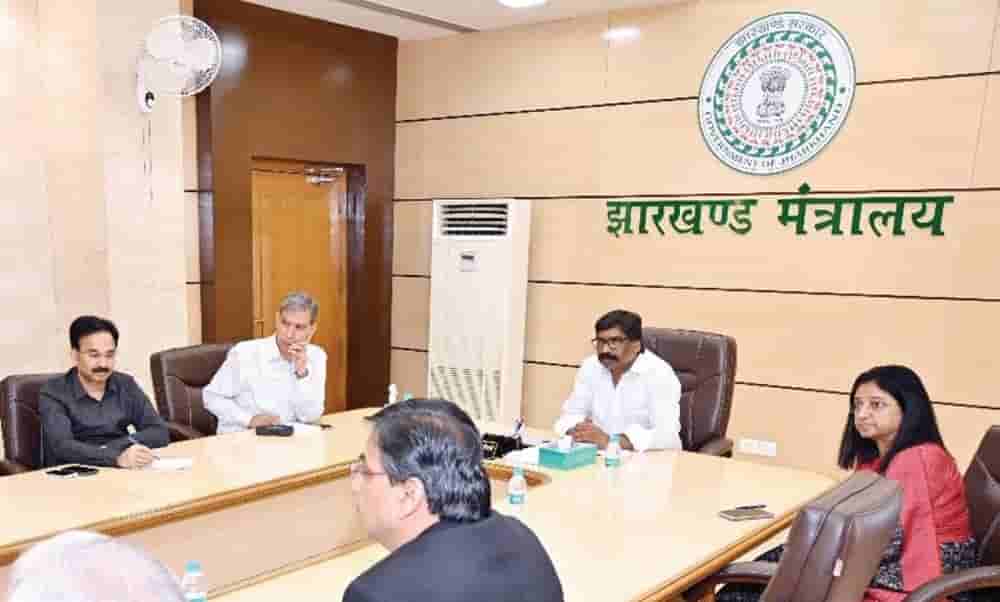Hemant Soren explores possibilities of New Green Technology manufacturing extension with the officials of Tata Group