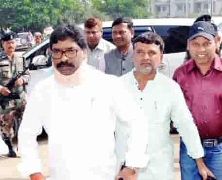 Hemant Soren meets Lalu Yadav to finalise seat sharing deal