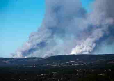 16 dead as Australia struggles to contain raging bushfires