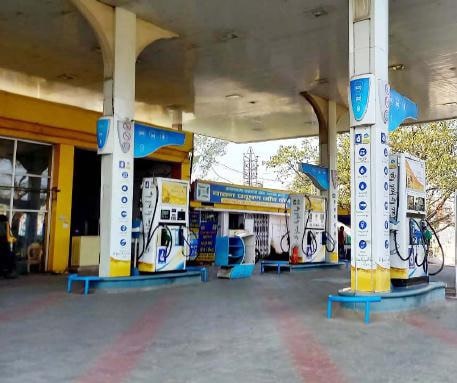 Nearly 1400 petrol pumps in Jharkhand shut as dealers demand VAT reduction