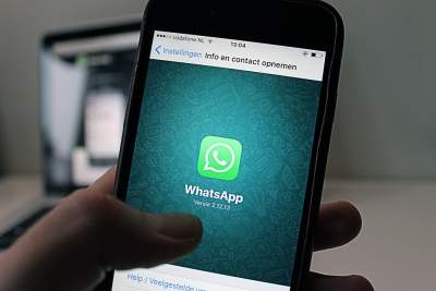 400mn Indians can soon send money via WhatsApp
