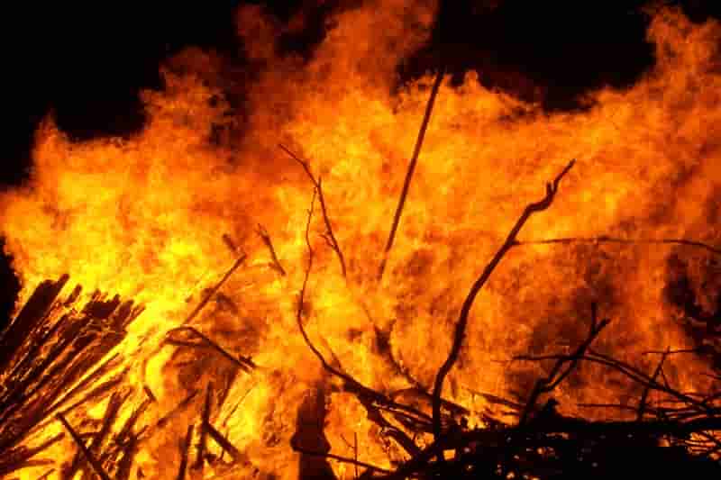 Fire in Dhurwa police station due to short circuit, barrack burnt to ashes