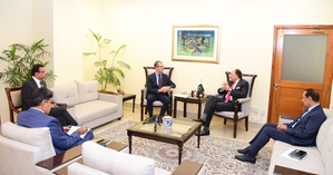 Amid growing concerns, IMF cautions Pakistan to be patient on demands from private sector