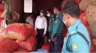 India permits onion export to B'desh on 'special consideration'