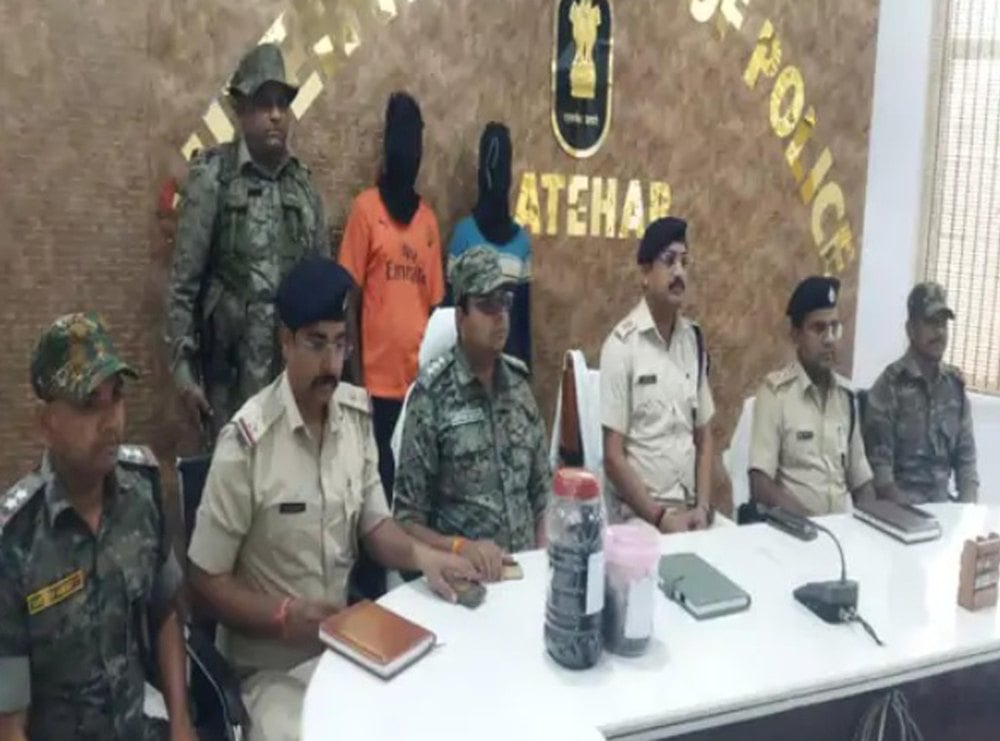 latehar-police-clamp-down-on-drug-dealers-drugs-worth-rs-44-lakh-recovered-two-smugglers-arrested
