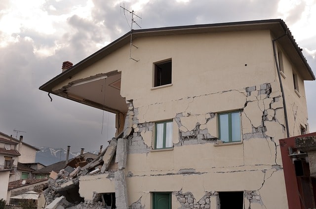 6.2-magnitude quake jolts Indonesia