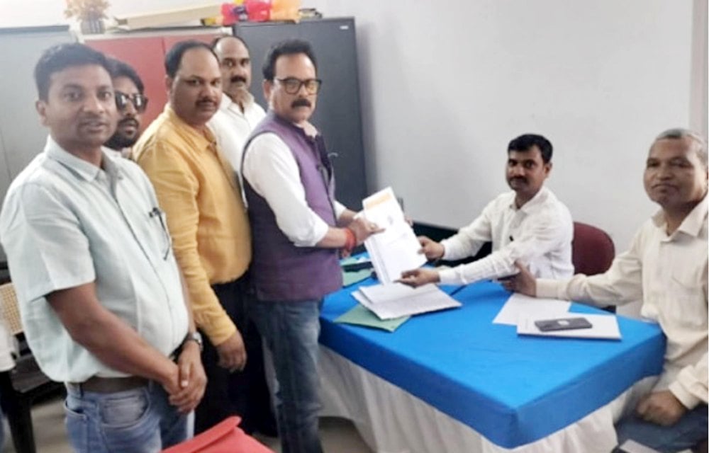 Congress candidate Sukhdeo Bhagat filled the nomination form