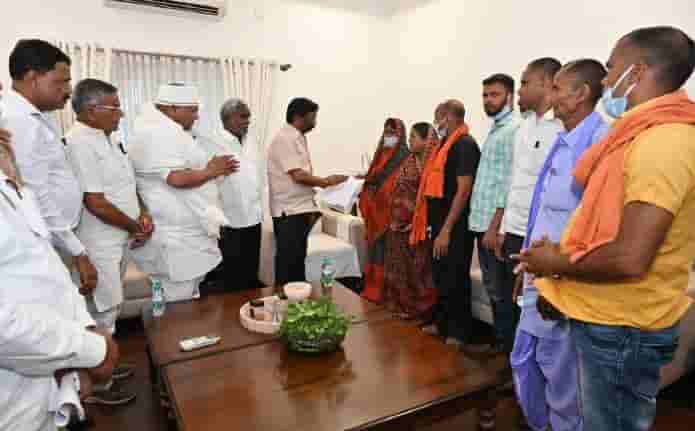 CM assures strict action against killers of Rupesh Pandey