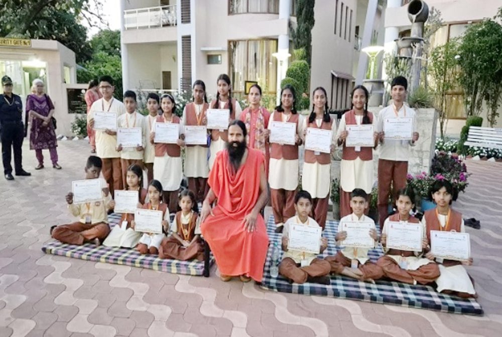 Children of Ranchi participated in Vedic literature poetry recitation competition in Haridwar