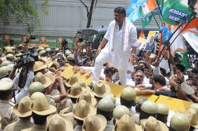 Contractor's death: K'taka Cong leaders arrested while marching towards CM's residence