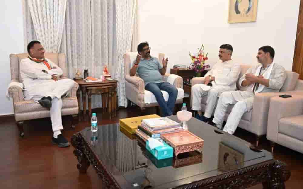 Avinash Pandey meets CM