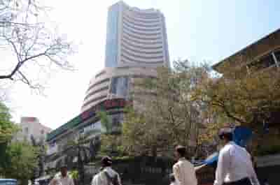 Sensex cracks more than 600 points due to multiple headwinds