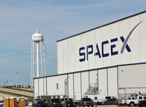 SpaceX invites research proposals for Dragon human spaceflight missions