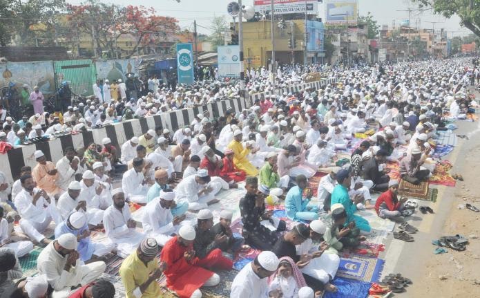 EID celebrated across Jharkhand with fervour and gaiety