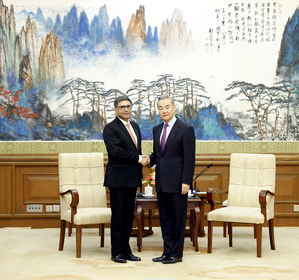 Chinese Foreign Minister meets Foreign Secretary Misri, says both sides should 'seize opportunity'