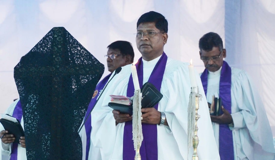 Christians throng Loyola ground to attend Good Friday mass