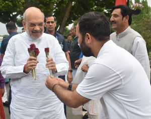 hm-amit-shah-urges-kashmiri-delegations-not-to-vote-for-dynastic-parties