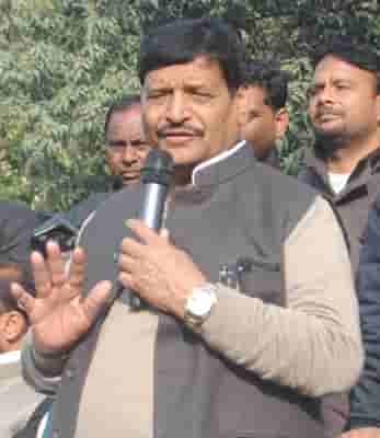 Midnight drama in Lucknow after SP leader Shivpal Yadav's personal secretary detained