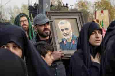 Thousands pay tribute to Soleimani in Tehran
