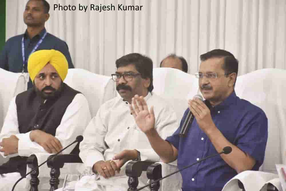 Kejriwal claims Soren’s support against Centre’s ordinance on control of services