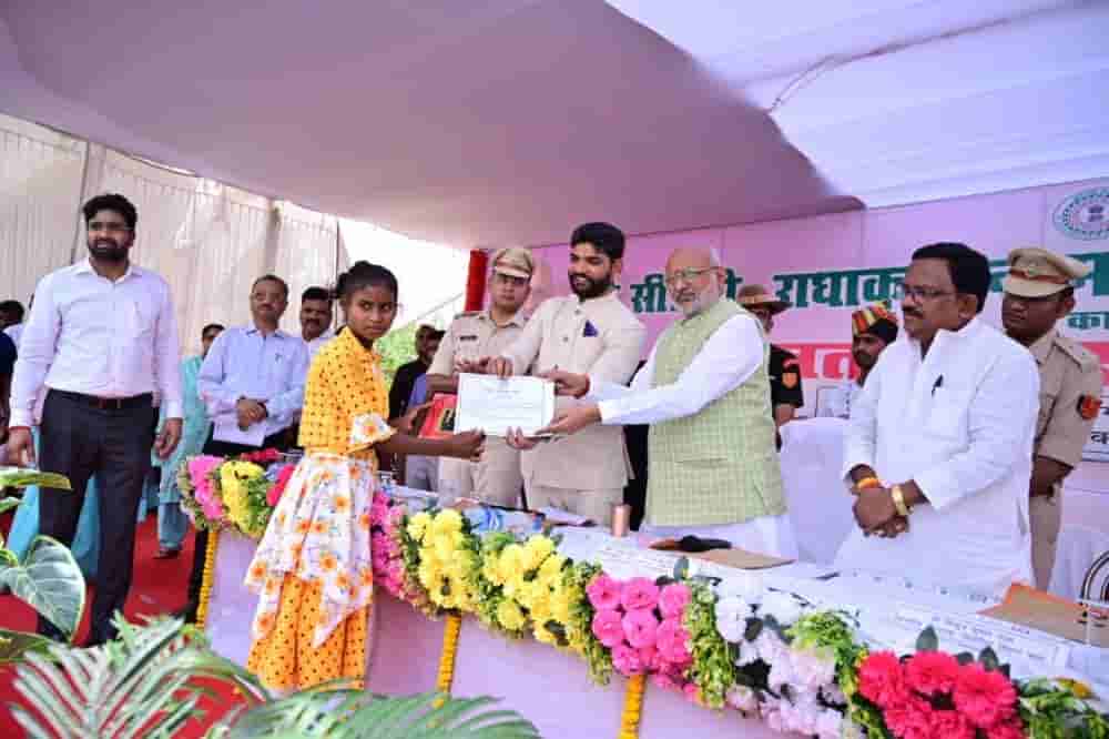 Jharkhand Governor CP Radhakrishnan reviewed Development Work in Chatra