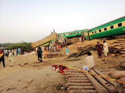 36 killed in Pakistan train collision