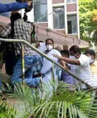SC: CBI can act against Mamata, Bengal minister for 'subverting rule of law'