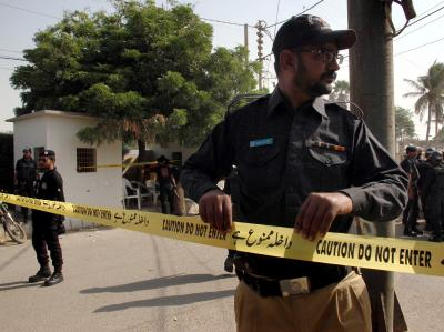 2 soldiers killed, 15 injured in suicide attack in Pakistan