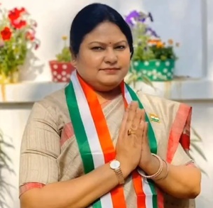 sita-soren-daughter-in-law-of-shibu-soren-quits-party-ahead-of-ls-polls