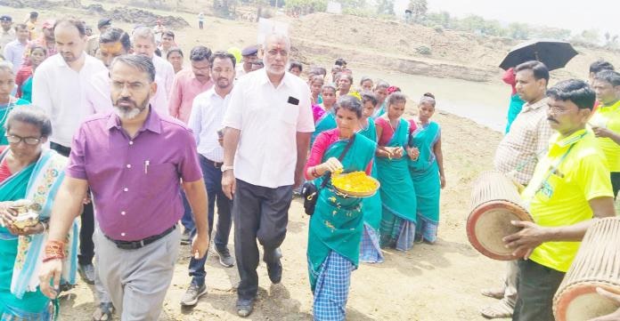 Cleanliness Drive organised on the banks of Ganges river in Sahibganj by PIB
