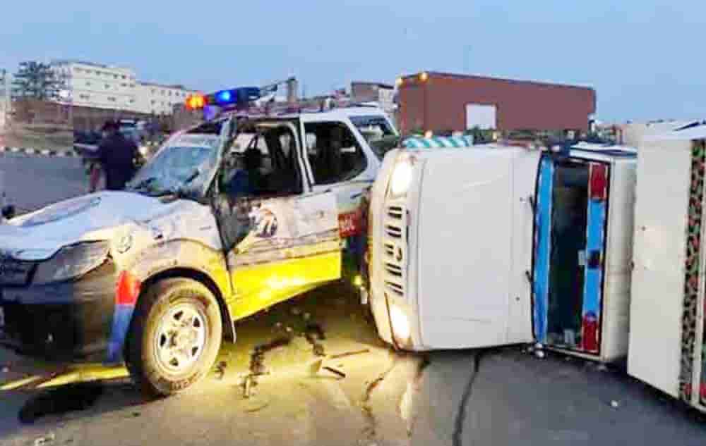 Pickup van falls on PCR van of Ranchi Police, four injured including woman jawan