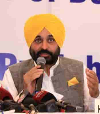 Punjab CM sacks health minister over kickback charges