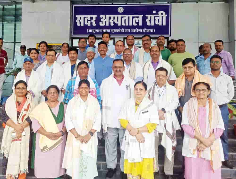 Ranchi MP Sanjay Seth honoured Doctors and team of Ayushman Bharat