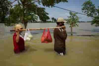 3 dead, 4 missing as flash floods hit Indonesia
