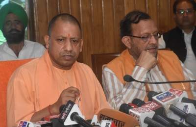 Yogi reviews UP law and order in midnight meeting