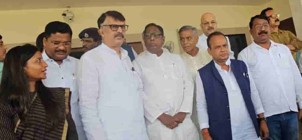 All the three Congress MLAs accused of cash scam were freed from suspension, Rajesh Thakur announced