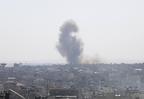 after-hamas-rocket-attack-16-killed-in-israeli-airstrikes-in-rafah