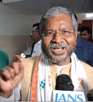 Rahul Gandhi should feel ashamed, his ancestors did nothing for tribals: Babulal Marandi