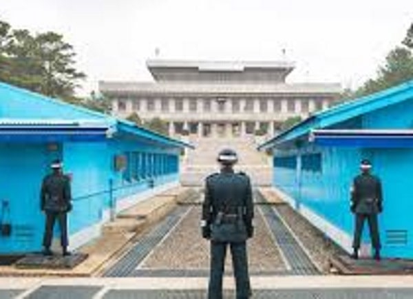 Korean soldiers cross DMZ first time since division